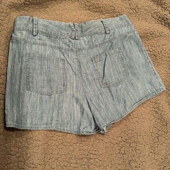 Jack Shorts Woman’s Size 8 - Picture 6 of 8